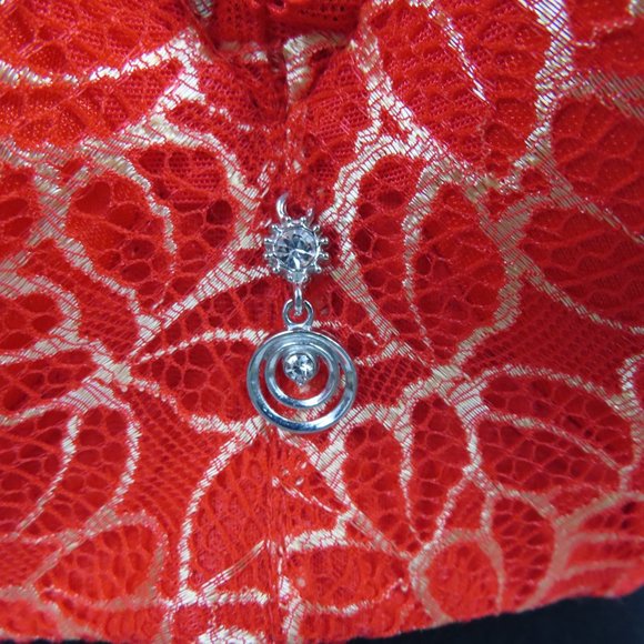 Gorgeous Red and Gold Decorated Bra Sz. 40/90 - Picture 2 of 8